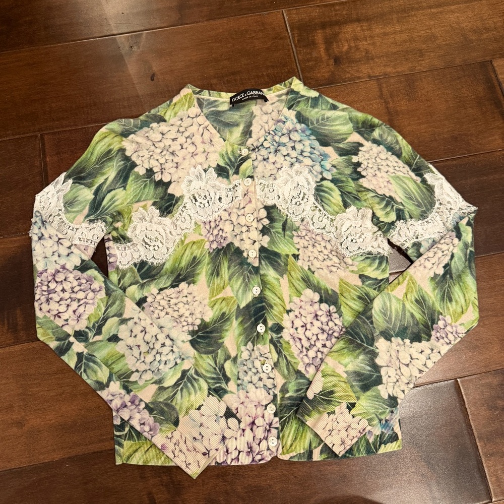 Dolce and Gabbana hydrangea cardigan size 44
